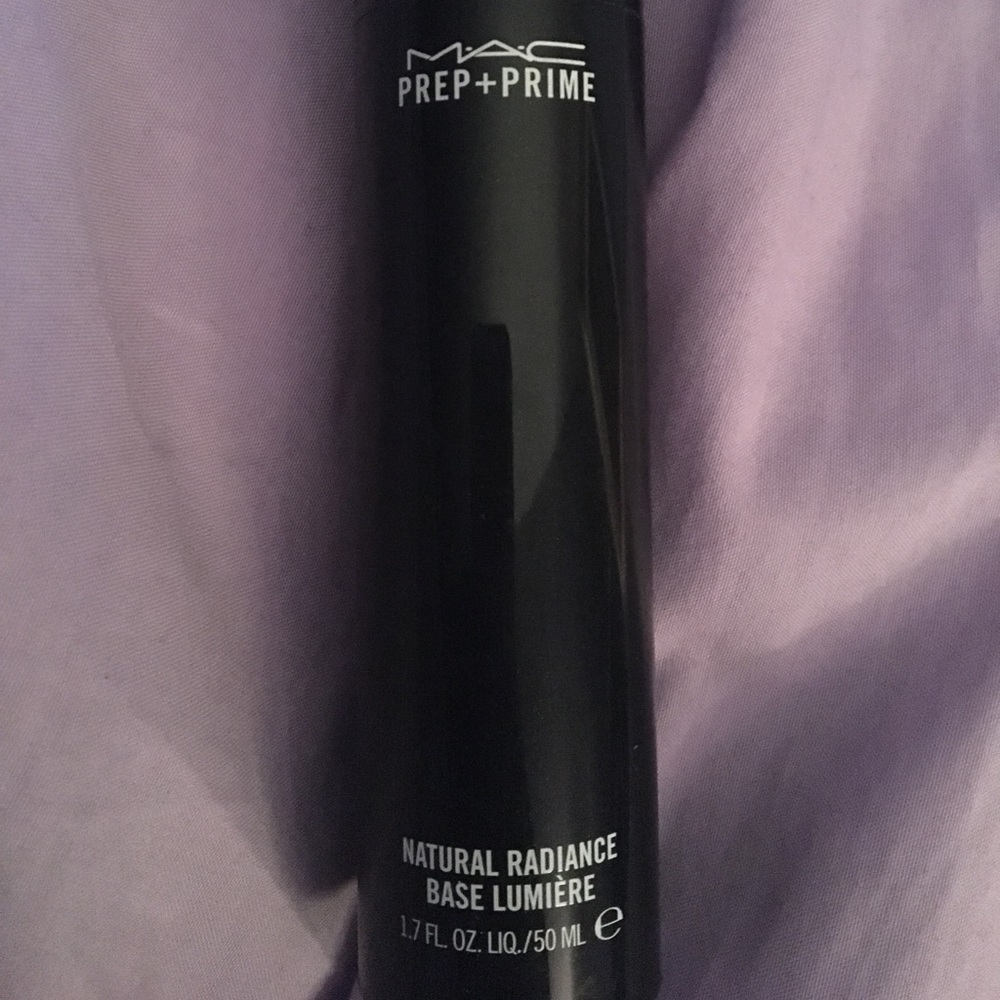 MAC Natural Radiance - yellow